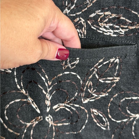 DENIM VEST. VINTAGE ALLISON DALEY ZIP-UP EMBROIDERED VEST. GREAT CONDITION - Picture 3 of 13